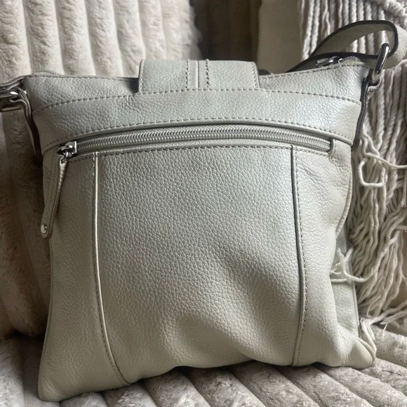 Tignanello White Leather Bag with Silver Lock​ - Picture 4 of 11